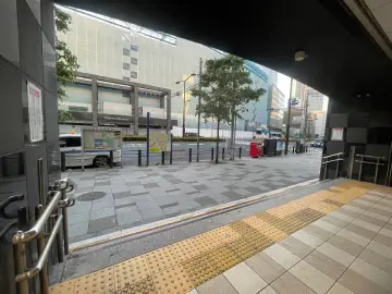 左側に外堀通り